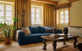Spires And Spirits Old Town Boutique Apartments